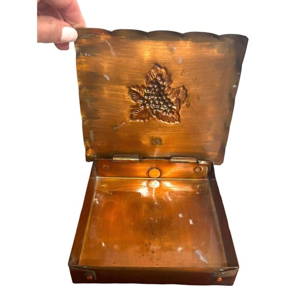 Vtg Drumgold Copper Silent Butler Storage Box Crumb Catcher GRAPE BERRIES 3D - Picture 3 of 8